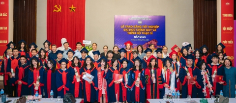 LỄ TRAO BẰNG TỐT NGHIỆP NĂM 2026 CỦA TRƯỜNG ĐẠI HỌC MỸ THUẬT VIỆT NAM: VINH DANH CÁC TÂN CỬ NHÂN VÀ THẠC SĨ